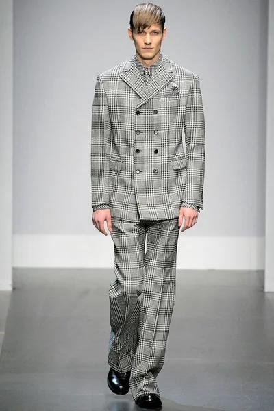 Look 4